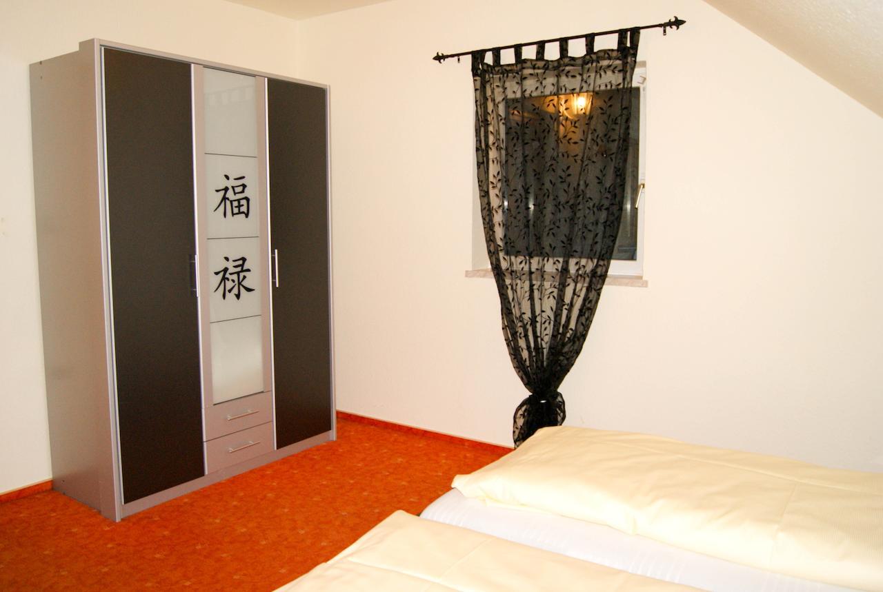Hotel Schonunger Bucht Waigolshausen Quarto foto